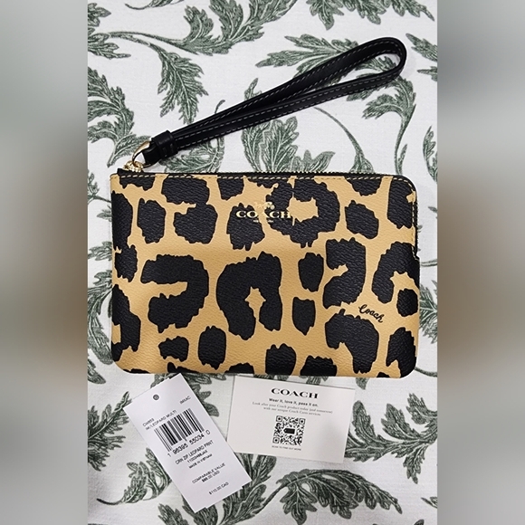 Coach Corner Zip Wristlet With Leopard Print - Picture 6 of 6